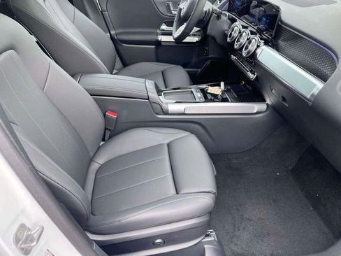 New 2026 Mercedes-Benz GLB 250 4MATIC image 20