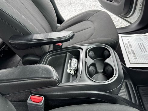 Used 2018 Chrysler Pacifica Touring Plus w/ S Appearance Package image 26