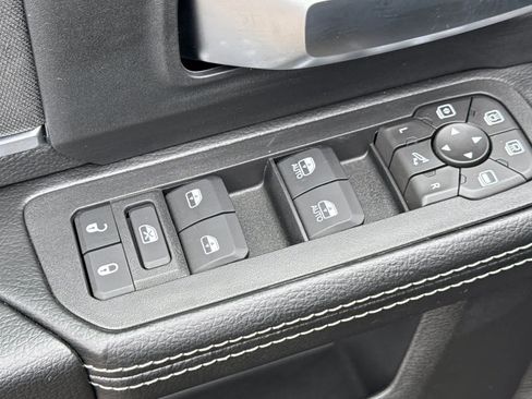 New 2026 RAM 2500 Big Horn AWD/4WD image 13