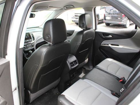Used 2018 Chevrolet Equinox Premier image 16