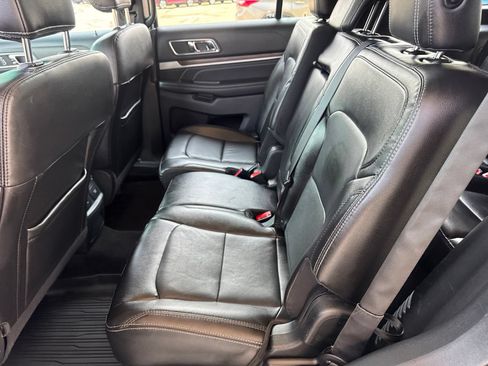 Used 2018 Ford Explorer Limited w/ Equipment Group 301A AWD/4WD image 37