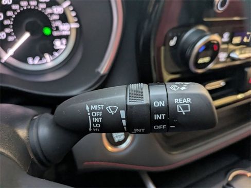 Used 2024 Toyota Highlander FWD image 15