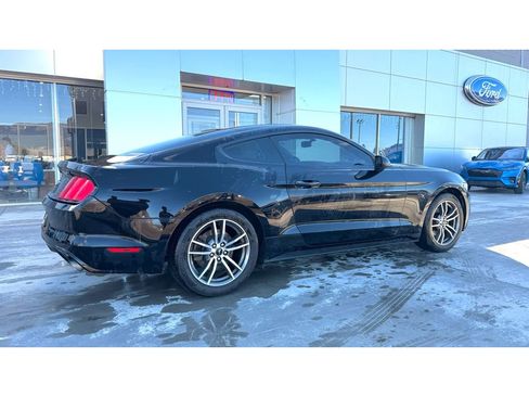 Used 2016 Ford Mustang Coupe image 9