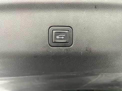 Certified 2025 Chevrolet Suburban Premier w/ Sun And Tow Package image 37