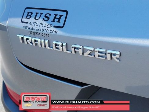 Used 2023 Chevrolet TrailBlazer LT FWD image 7