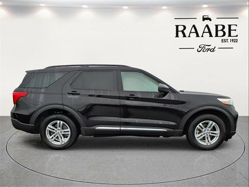 Used 2023 Ford Explorer XLT w/ Equipment Group 202A image 9