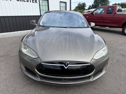Used 2015 Tesla Model S 70D AWD/4WD image 3