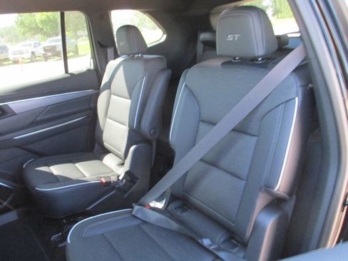 New 2026 Buick Enclave Sport Touring FWD image 11