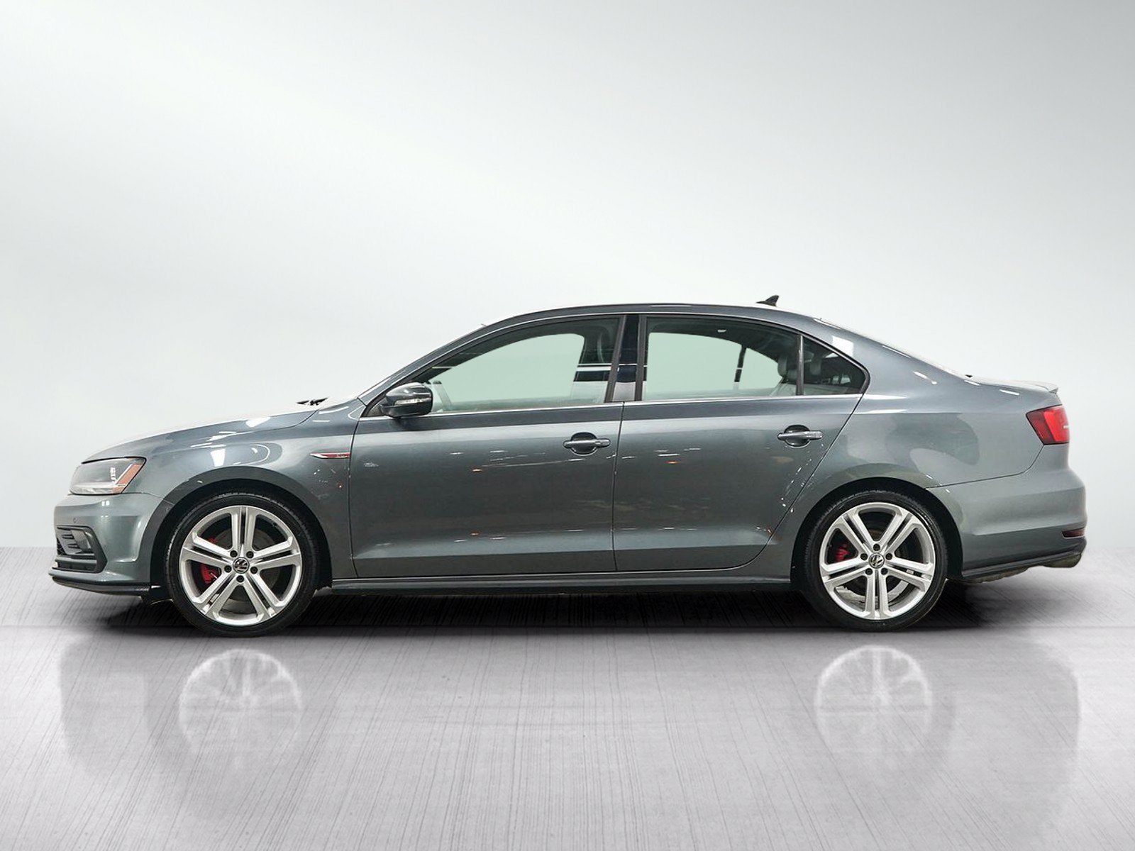 Used 2017 Volkswagen Jetta GLI FWD image 2