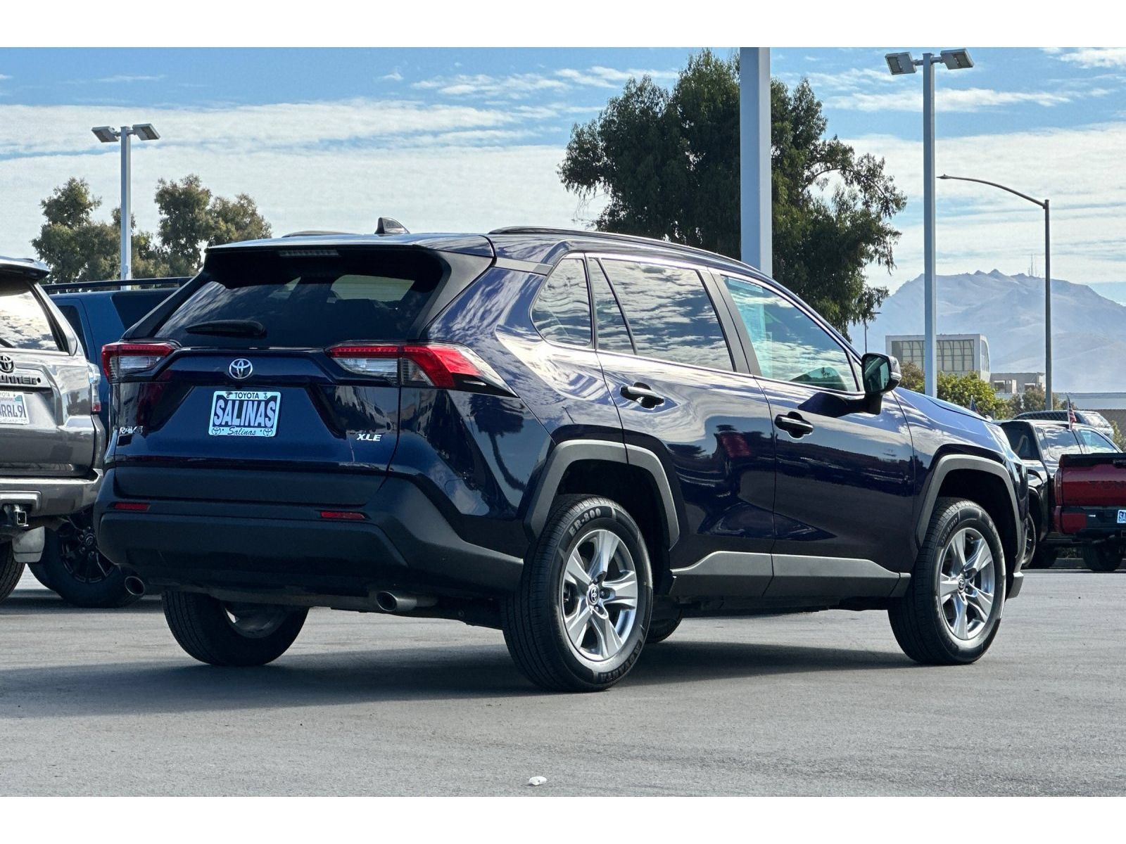 Used 2024 Toyota RAV4 XLE FWD image 4