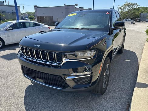 Used 2025 Jeep Grand Cherokee Limited 4xe AWD/4WD image 6