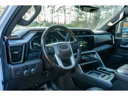 Used 2024 GMC Sierra 2500 Denali w/ Denali Reserve Package image 10