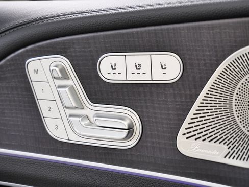Used 2022 Mercedes-Benz GLS 580 4MATIC image 34