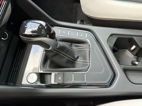 New 2026 Volkswagen Taos SE FWD image 17