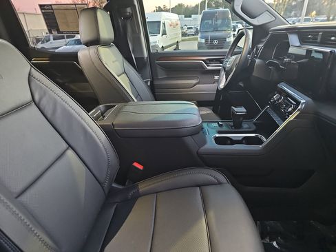 Used 2025 GMC Sierra 1500 Denali image 10
