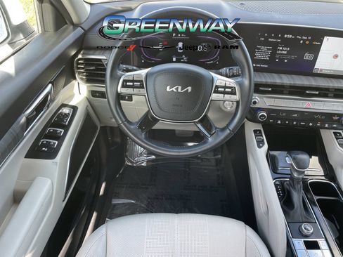 Used 2024 Kia Telluride EX w/ EX Captain's Chair Package FWD image 13