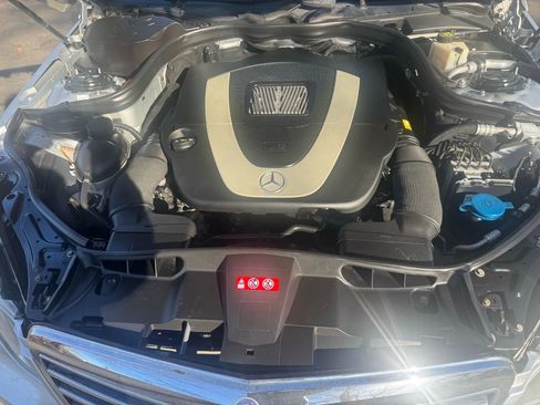 Used 2010 Mercedes-Benz E 350 Sedan image 19