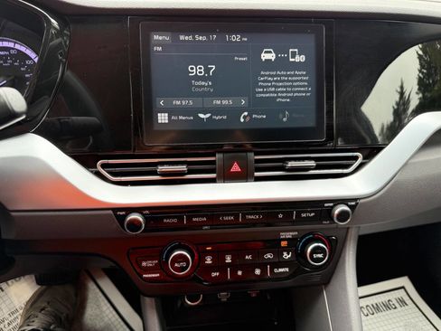 Used 2020 Kia Niro LX FWD image 13