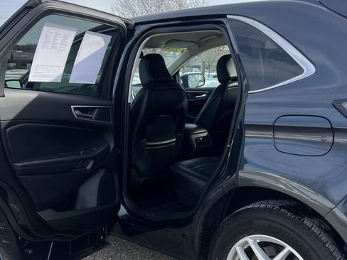 Used 2022 Ford Edge SEL image 25