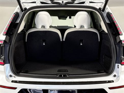 New 2025 Volvo EX90 Plus w/ Protection Package Premier image 27