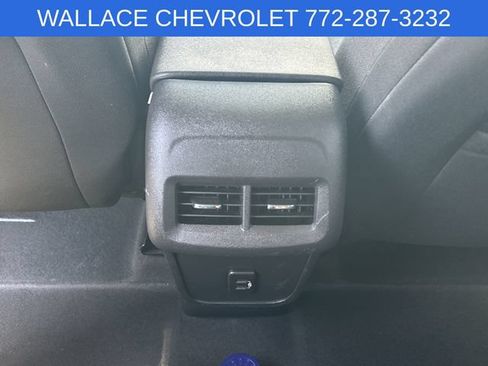 Used 2024 Chevrolet Equinox LT FWD image 14