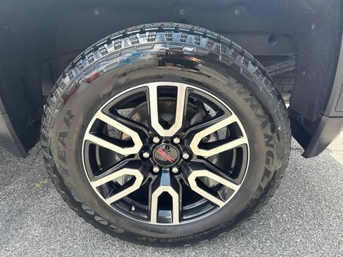 Used 2025 GMC Sierra 1500 AT4 w/ AT4 Premium Package AWD/4WD image 6