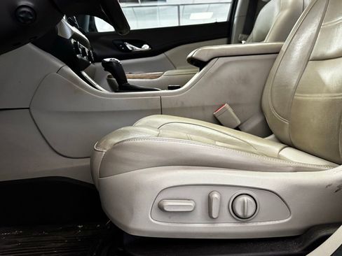 Used 2019 GMC Acadia Denali w/ Technology Package image 9