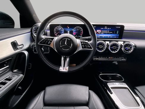 Used 2025 Mercedes-Benz CLA 250 image 7