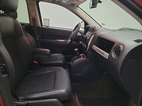 Used 2017 Jeep Compass Latitude AWD/4WD image 21