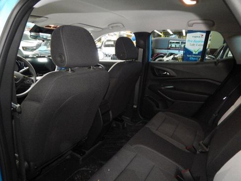 Used 2026 Chevrolet Trax LS image 19