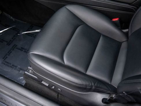 Used 2023 Tesla Model Y Long Range image 14