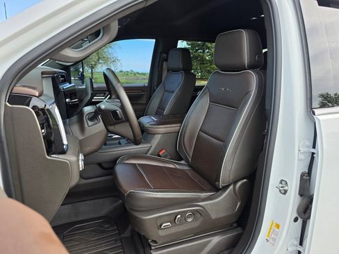 Used 2024 GMC Sierra 3500 Denali w/ Technology Package AWD/4WD image 13