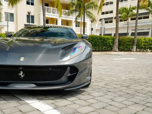 Used 2020 Ferrari 812 Superfast RWD image 11