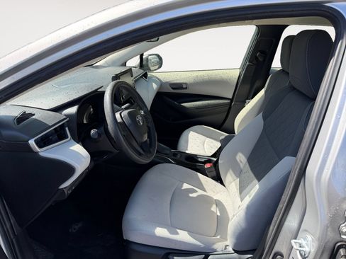 Used 2022 Toyota Corolla LE FWD image 9