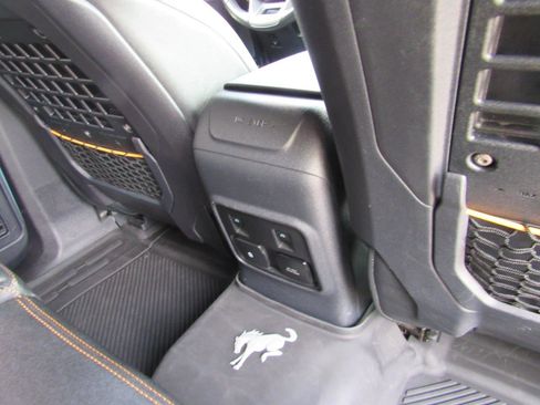 Used 2023 Ford Bronco Badlands image 37