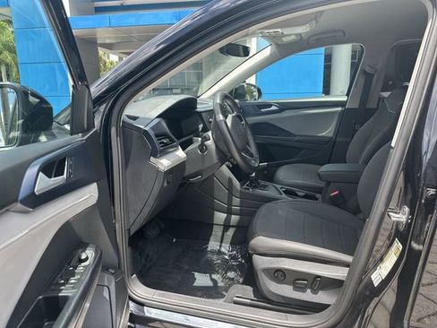 Used 2024 Volkswagen Taos SE FWD image 22