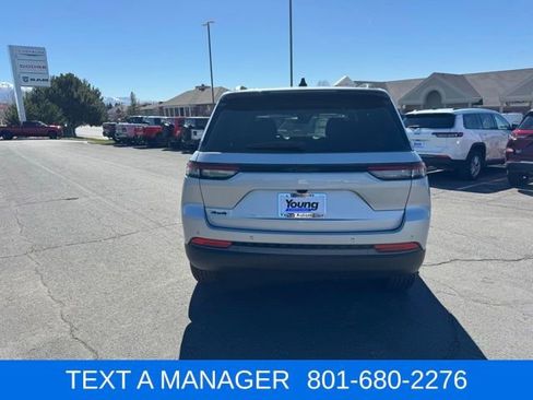 New 2026 Jeep Grand Cherokee Altitude AWD/4WD image 3