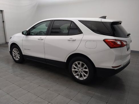 Used 2020 Chevrolet Equinox LS w/ LS Convenience Package FWD image 3