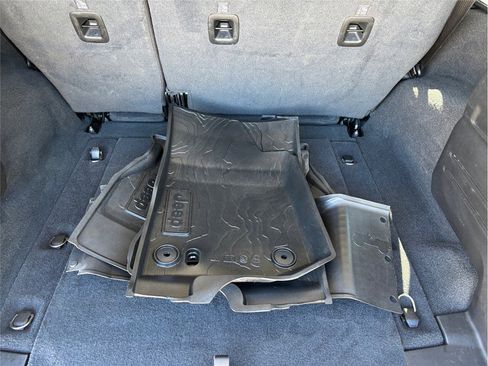 Used 2022 Jeep Wrangler Unlimited Willys image 40