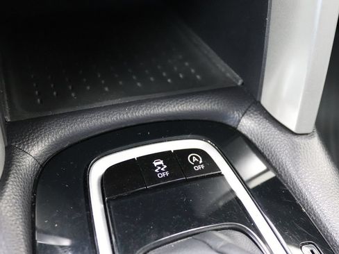 Used 2022 Toyota Corolla Cross LE AWD/4WD image 23