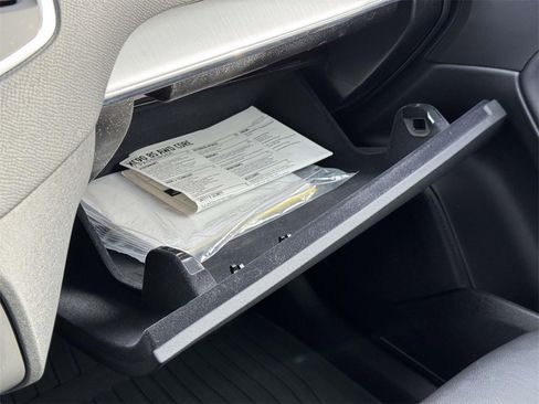 Certified 2024 Volvo XC90 B5 Core w/ Climate Package image 29