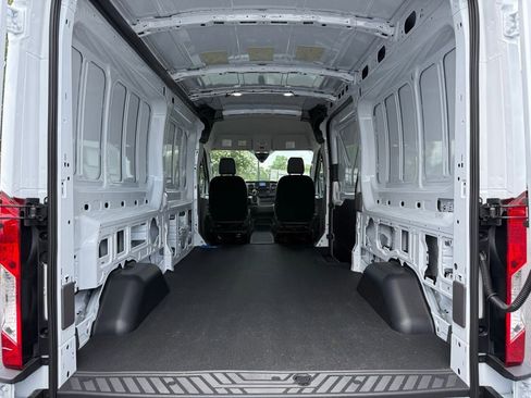 New 2025 Ford Transit 250 148 Medium Roof image 8
