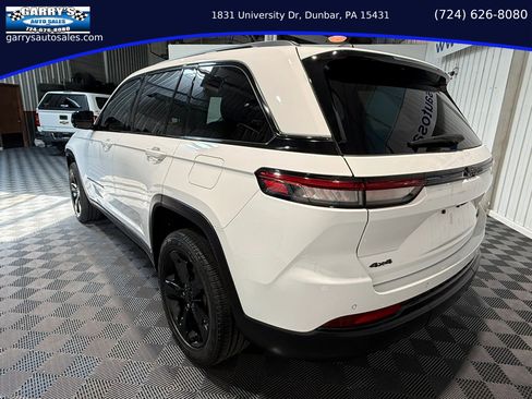 Used 2023 Jeep Grand Cherokee Limited w/ Black Appearance Package AWD/4WD image 7