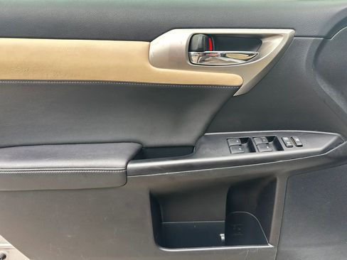 Used 2015 Lexus CT 200h FWD image 9