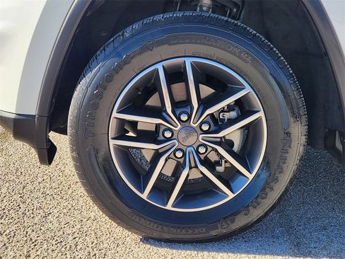 Used 2019 Jeep Grand Cherokee Limited w/ Luxury Group II image 10