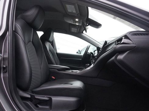 Used 2023 Toyota Camry SE image 30