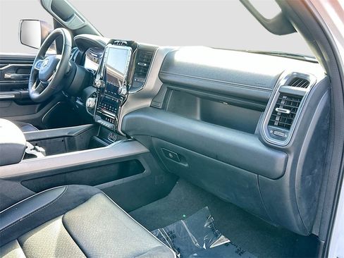 Used 2024 RAM 1500 Laramie image 29