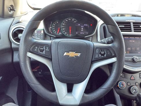 Used 2020 Chevrolet Sonic LT image 10