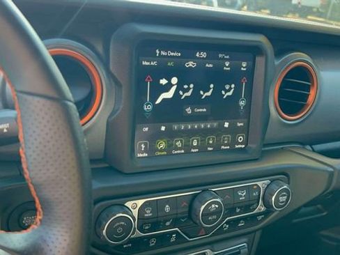 Used 2022 Jeep Gladiator Mojave w/ LED Lighting Group AWD/4WD image 19
