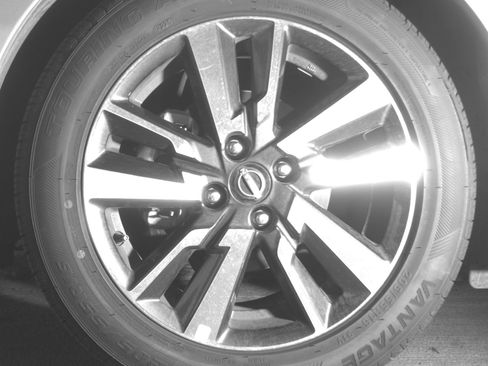 Used 2025 Nissan Versa SV FWD image 12